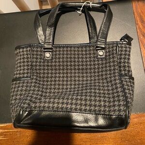 SALE! Thirty one purse